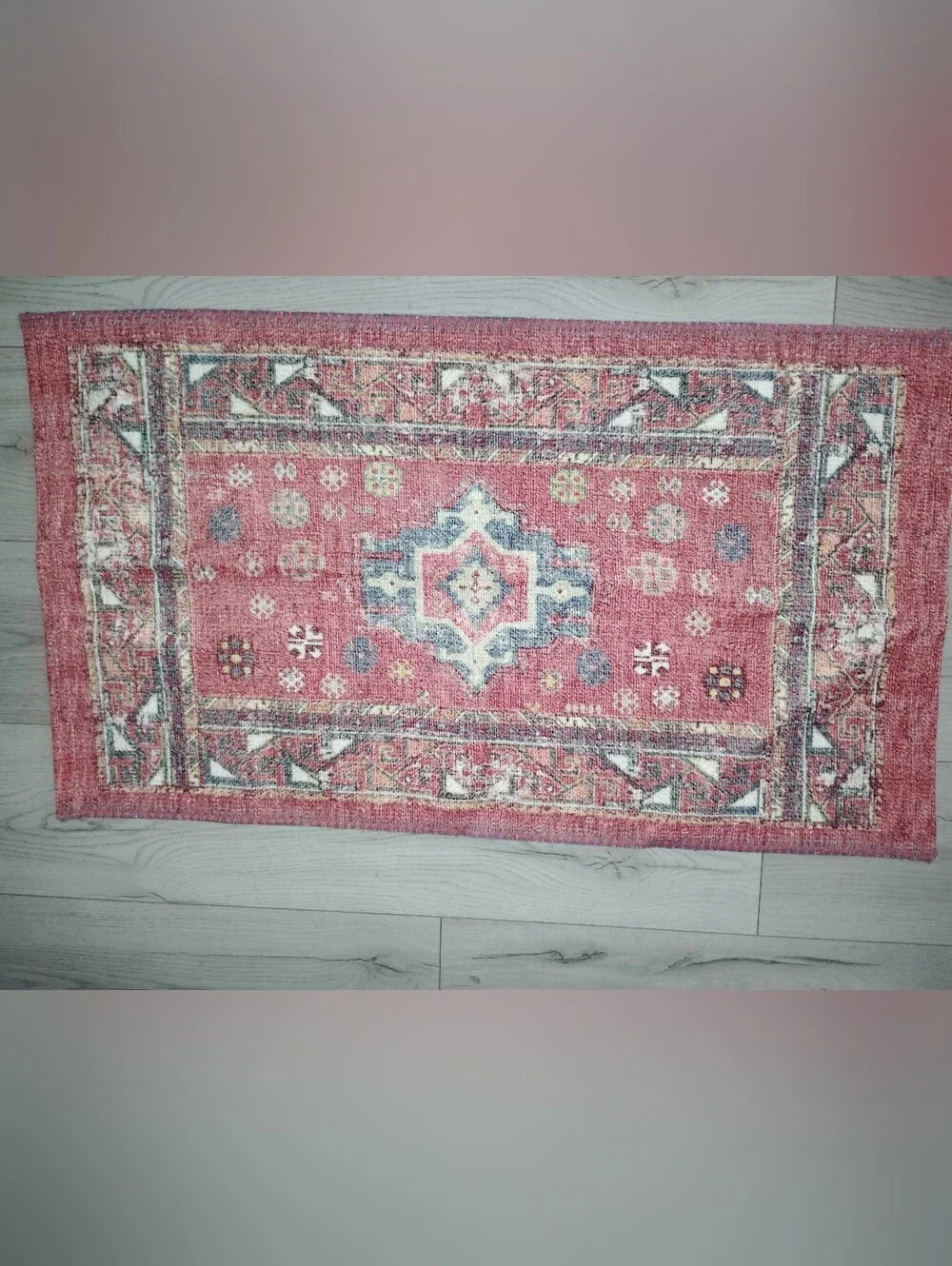 Red Throw Rug Non Slip Backing New No Tags 2 Ft x 3 Ft Unused